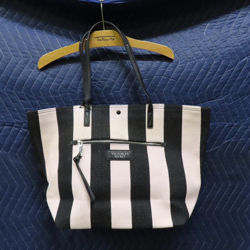 NEW Victoria's Secret Striped Zipper Toat